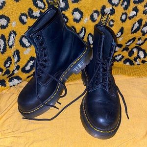 Dr Martens black boots 🥾